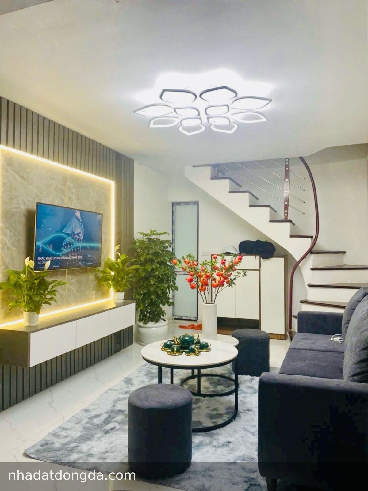 Ảnh 2 nhà Trung Phụng, Trung Phụng
