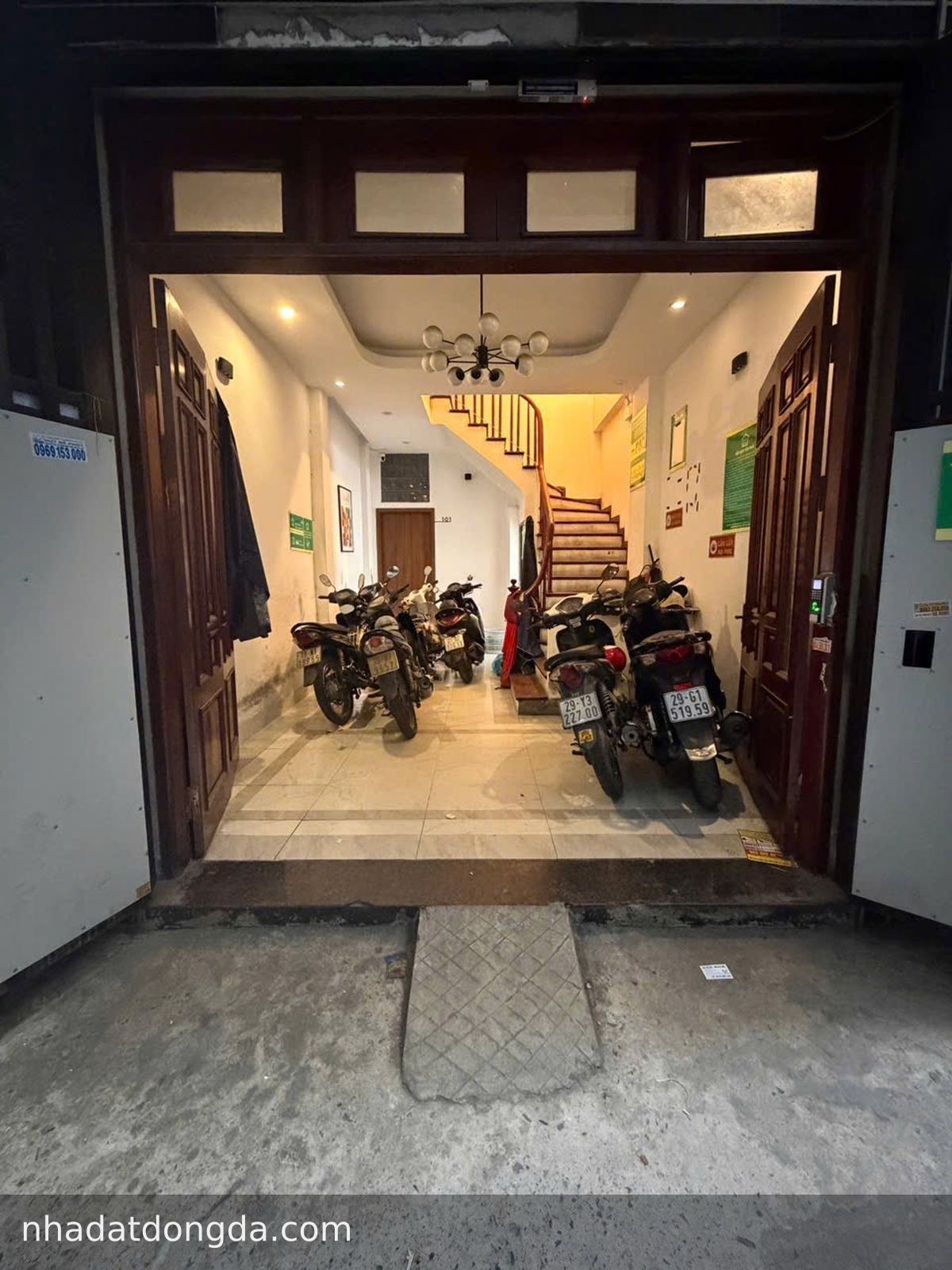 Ảnh 2 nhà Láng, Láng